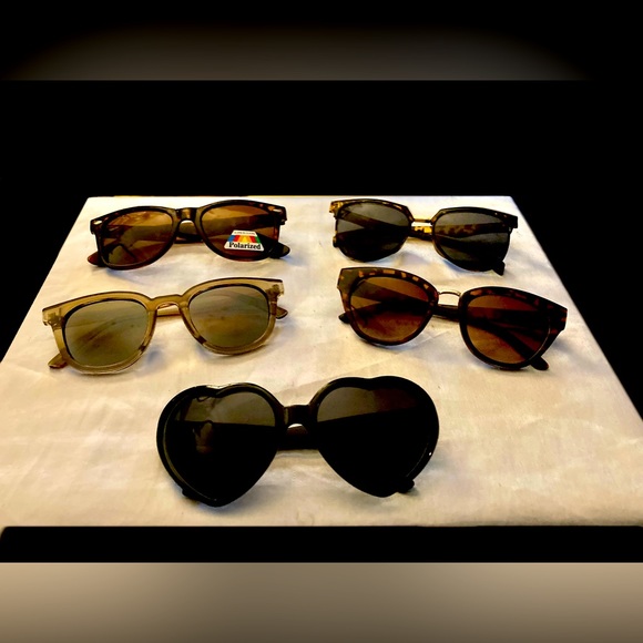 Lot of 5 Fashionable Sunglasses! - Picture 3 of 3
